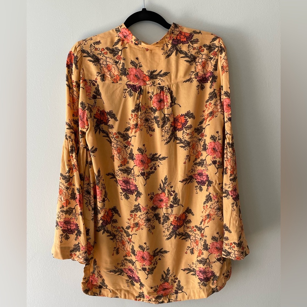 Free People Floral Button V-neck Boho Top with Bell Sleeves Size S - Picture 2 of 8